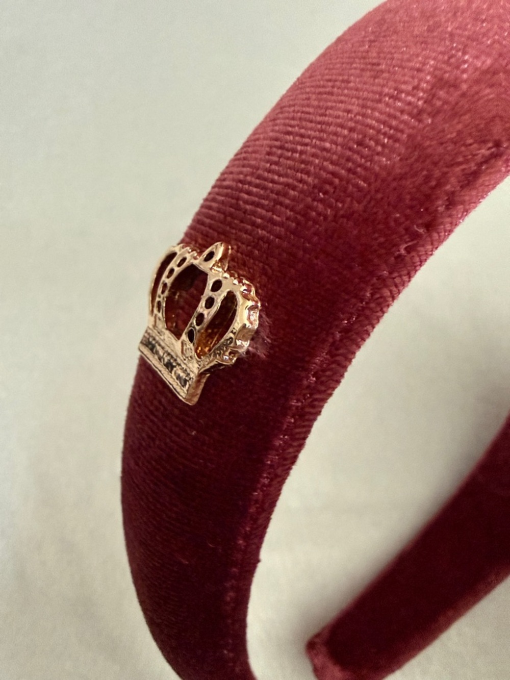 {NEW} Dolce & Gabbana Beauty | Padded Plush Velvet Headband Deep Mauve Burgundy - Picture 5 of 15
